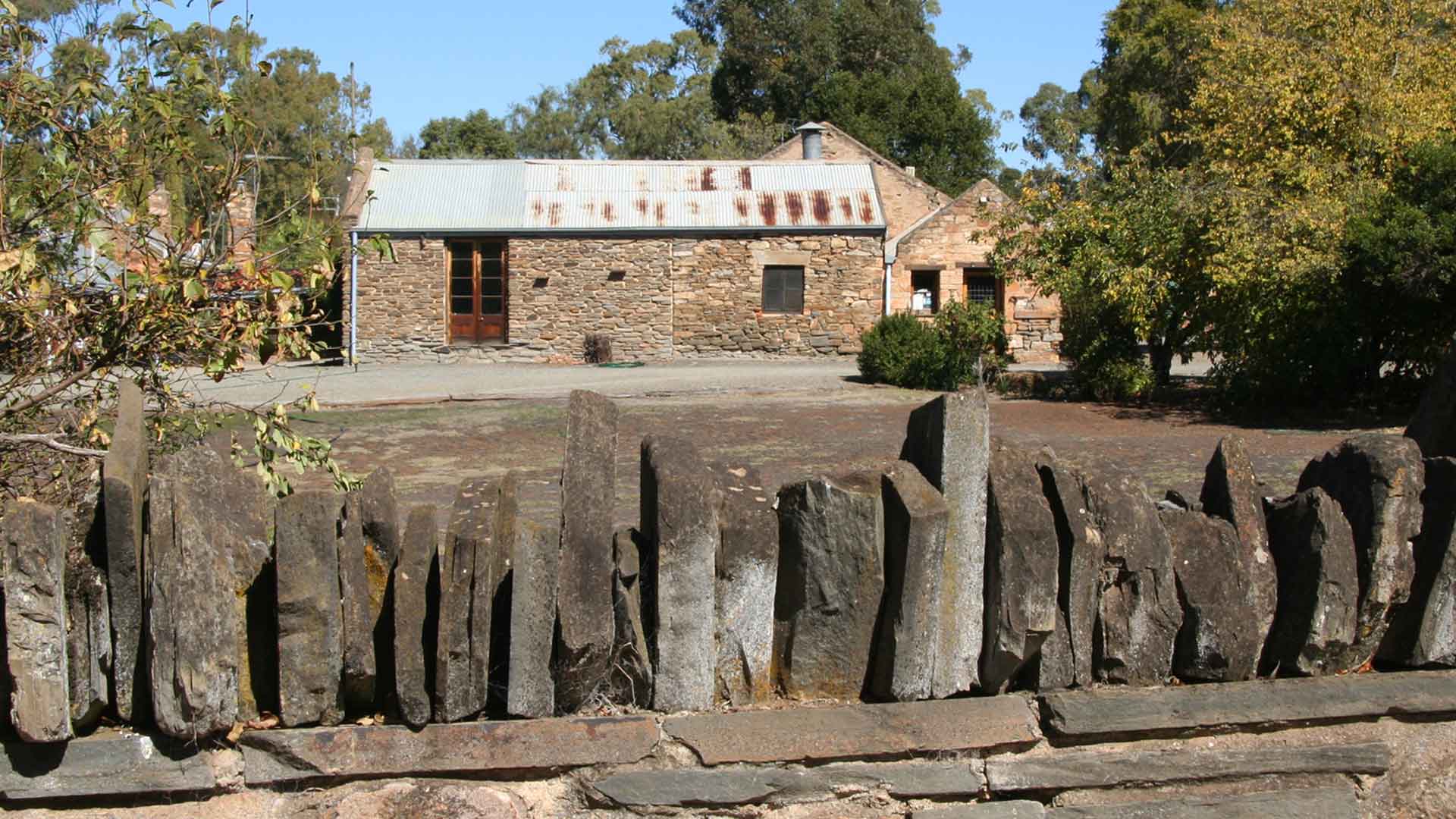 Slate fence and capping, Mintaro